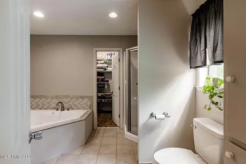 Bath - 9813 Old Stage Rd, Moss Point, MS 39562 photo 3 of 5