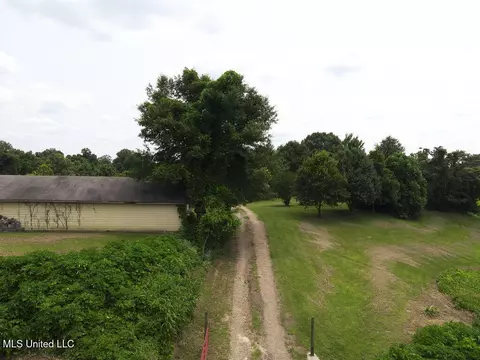 900 Old Benton Rd, Yazoo City, MS 39194