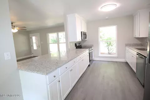 Kitchen - 141 Edger Emerson Cir, Lucedale, MS 39452 photo 1 of 6