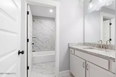 Bath - 7501 Iron Loop, Olive Branch, MS 38654 photo 4 of 4