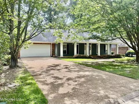 Exterior - 3057 Windwood Cir, Flowood, MS 39232 photo 3 of 10