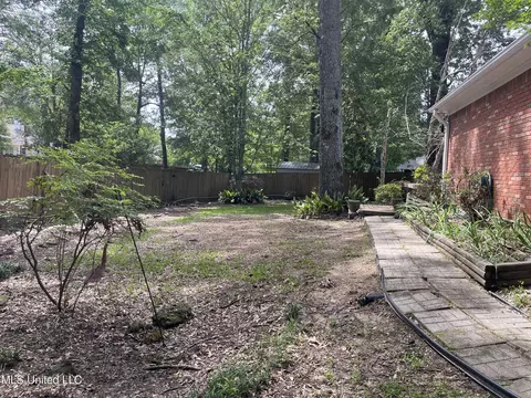 Exterior - 3057 Windwood Cir, Flowood, MS 39232 photo 7 of 10