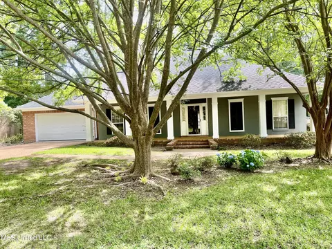 Exterior - 3057 Windwood Cir, Flowood, MS 39232 photo 2 of 10