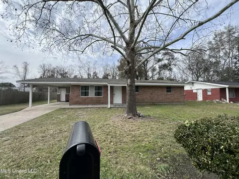 727 Carter Dr, Gulfport, MS 39507