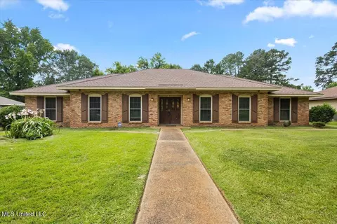 5967 Huntview Dr, Jackson, MS 39206