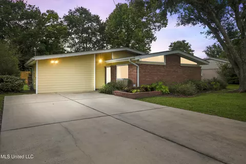 108 Pimlico St, Long Beach, MS 39560