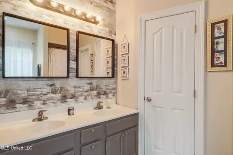 Bath - 20 Denson Rd, Wiggins, MS 39577 photo 1 of 3
