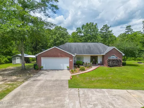 20 Denson Rd, Wiggins, MS 39577