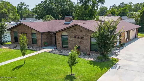 109 Boggs Cir, Long Beach, MS 39560