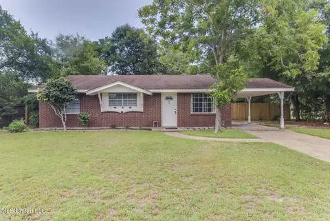 2610 Demaret Dr, Gulfport, MS 39507