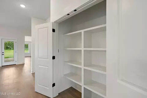 Entry Way - 660 Wells Dr, Hernando, MS 38632 photo 1 of 3