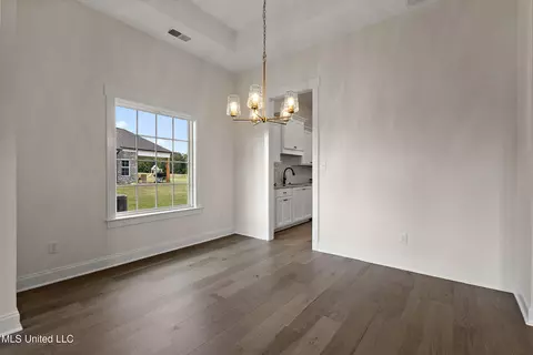 Dining - 660 Wells Dr, Hernando, MS 38632 photo 1 of 2