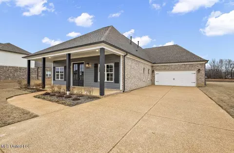 Exterior - 660 Wells Dr, Hernando, MS 38632 photo 3 of 7