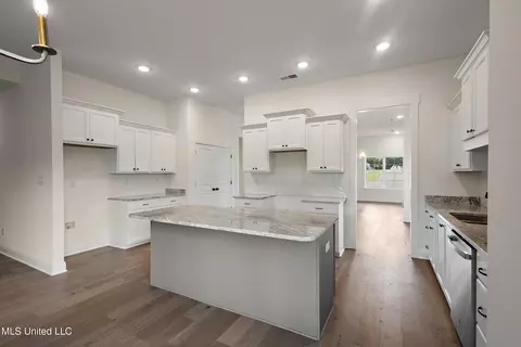 Other - 660 Wells Dr, Hernando, MS 38632 photo 1 of 9