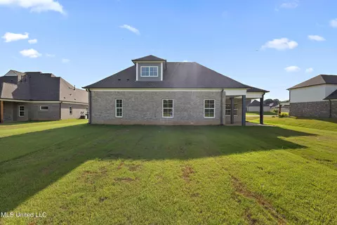 Exterior - 660 Wells Dr, Hernando, MS 38632 photo 7 of 7