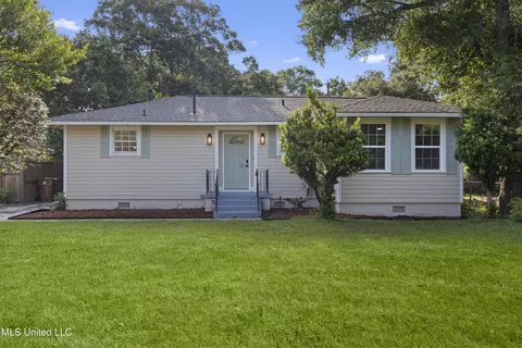 160 Balmoral Ave, Biloxi, MS 39531