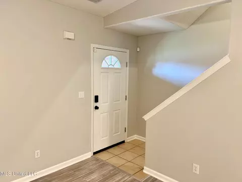 Entry Way - 177 Fawn Ln, Hernando, MS 38632 photo 1 of 2