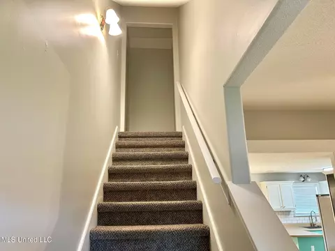 Entry Way - 177 Fawn Ln, Hernando, MS 38632 photo 2 of 2