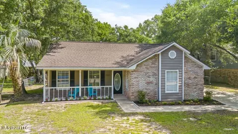 9404 Meadowlark Ave, Ocean Springs, MS 39564