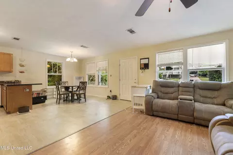9726 Limu Pl, Diamondhead, MS 39525 photo 5