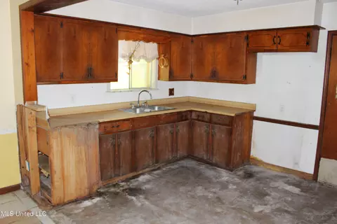 Kitchen - 205 Shalimar Dr, Long Beach, MS 39560 photo 1 of 1