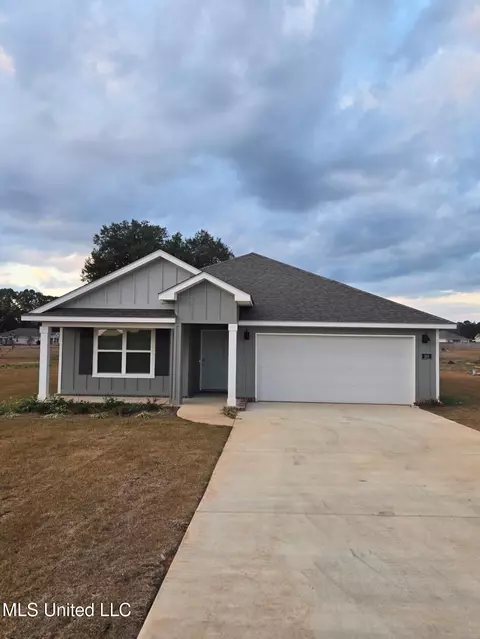 166 Mill Ct, Lucedale, MS 39452