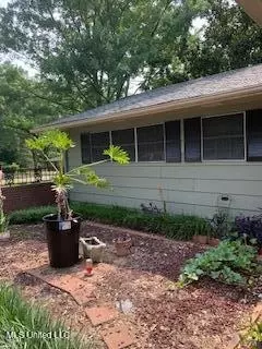 Exterior - 1030 Adkins Blvd, Jackson, MS 39211 photo 3 of 4