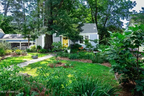 Exterior - 120 Pinehaven Dr, Jackson, MS 39202 photo 2 of 9