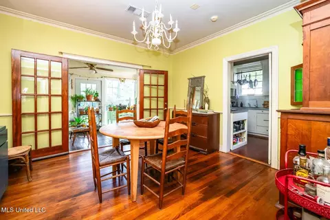 Dining - 120 Pinehaven Dr, Jackson, MS 39202 photo 1 of 2