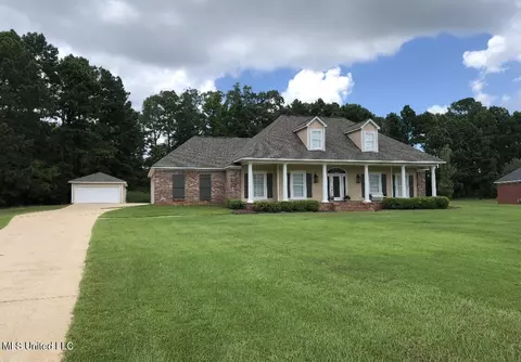 207 Wisteria Ct, Flowood, MS 39232