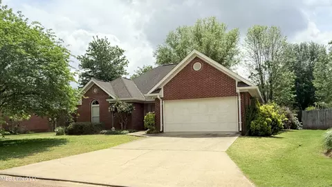 131 St James, Grenada, MS 38901
