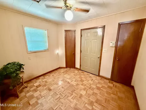 Entry Way - 3925 Garland Ave, Jackson, MS 39212 photo 1 of 1
