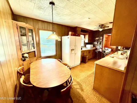 Dining - 3925 Garland Ave, Jackson, MS 39212 photo 1 of 1