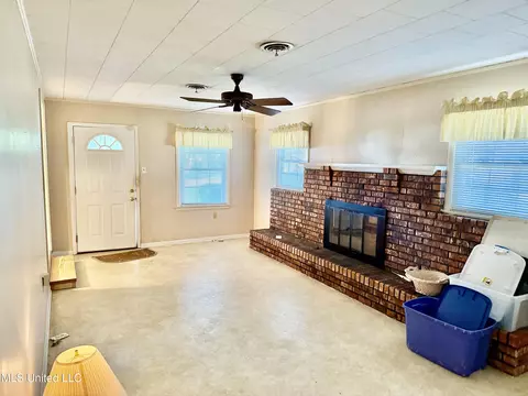 4425 Oak Ave, Moss Point, MS 39563 photo 8