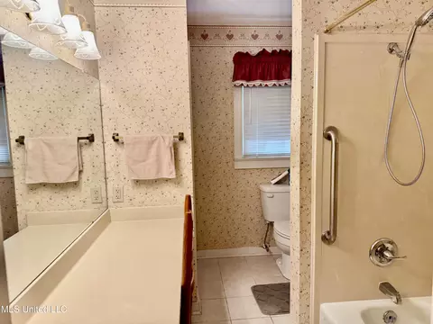 4425 Oak Ave, Moss Point, MS 39563 photo 6
