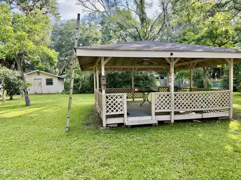 4425 Oak Ave, Moss Point, MS 39563 photo 4