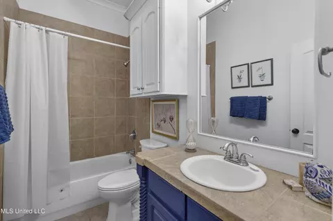 Bath - 109 Hampton Chase, Madison, MS 39110 photo 2 of 2