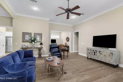 Living - 109 Hampton Chase, Madison, MS 39110 photo 2 of 3