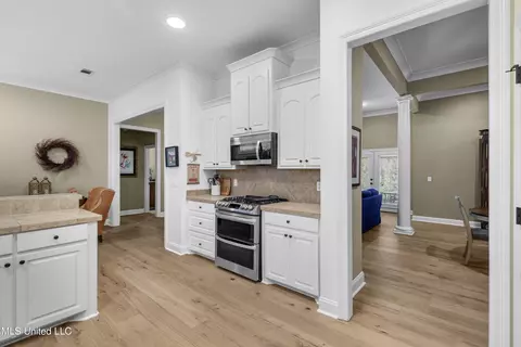 Kitchen - 109 Hampton Chase, Madison, MS 39110 photo 2 of 2