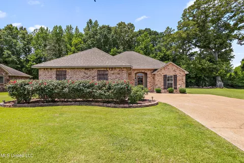 4277 Summerton Dr, Byram, MS 39272