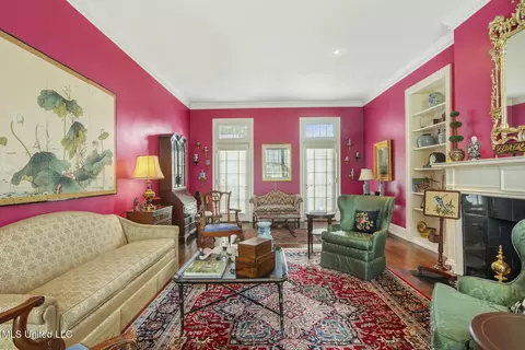 Living - 1616 Poplar Blvd, Jackson, MS 39202 photo 2 of 3