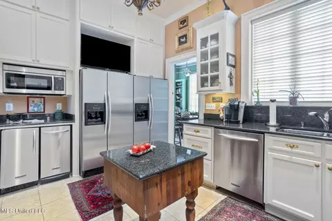 Kitchen - 1616 Poplar Blvd, Jackson, MS 39202 photo 3 of 5