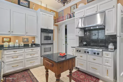 Kitchen - 1616 Poplar Blvd, Jackson, MS 39202 photo 1 of 5