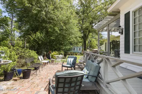 Exterior - 1616 Poplar Blvd, Jackson, MS 39202 photo 5 of 14