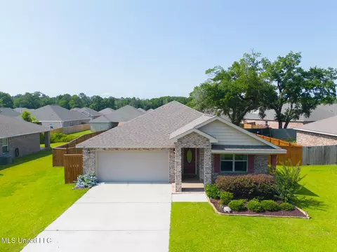 140 Rosie Dr, Long Beach, MS 39560