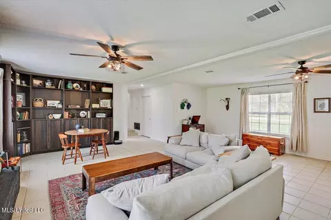 Living - 12661 Springridge Rd, Terry, MS 39170 photo 2 of 5