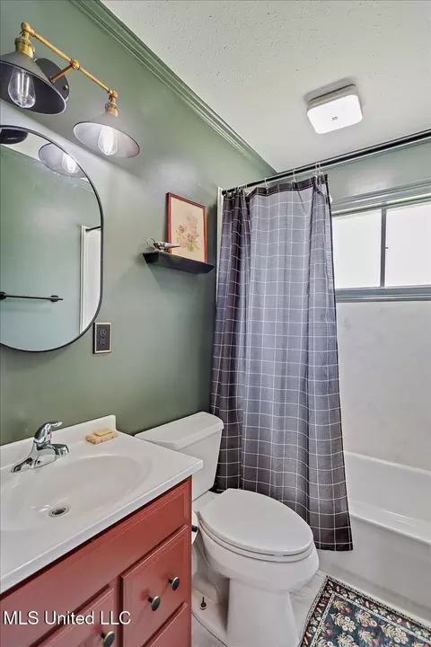 Bath - 12661 Springridge Rd, Terry, MS 39170 photo 3 of 4