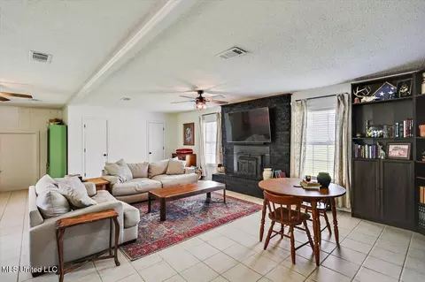 Living - 12661 Springridge Rd, Terry, MS 39170 photo 4 of 5