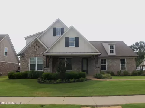 7156 Edgewater Dr, Olive Branch, MS 38654