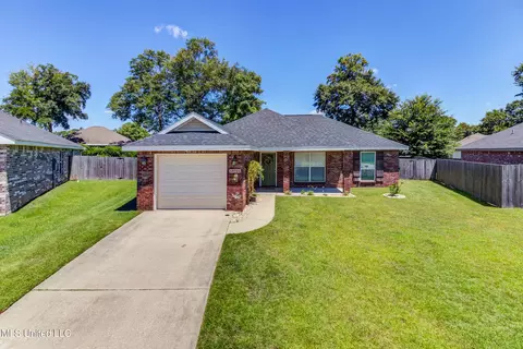 13745 Lawton Ln, Gulfport, MS 39503
